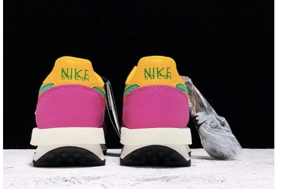 Pine BV0073-301 Green Nike Waffle  LD Sacai 0805